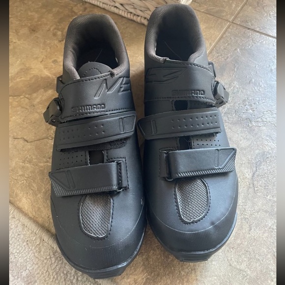 Shimano Spin Shoes with Clips/Cleat! Great Condition! - Picture 7 of 7